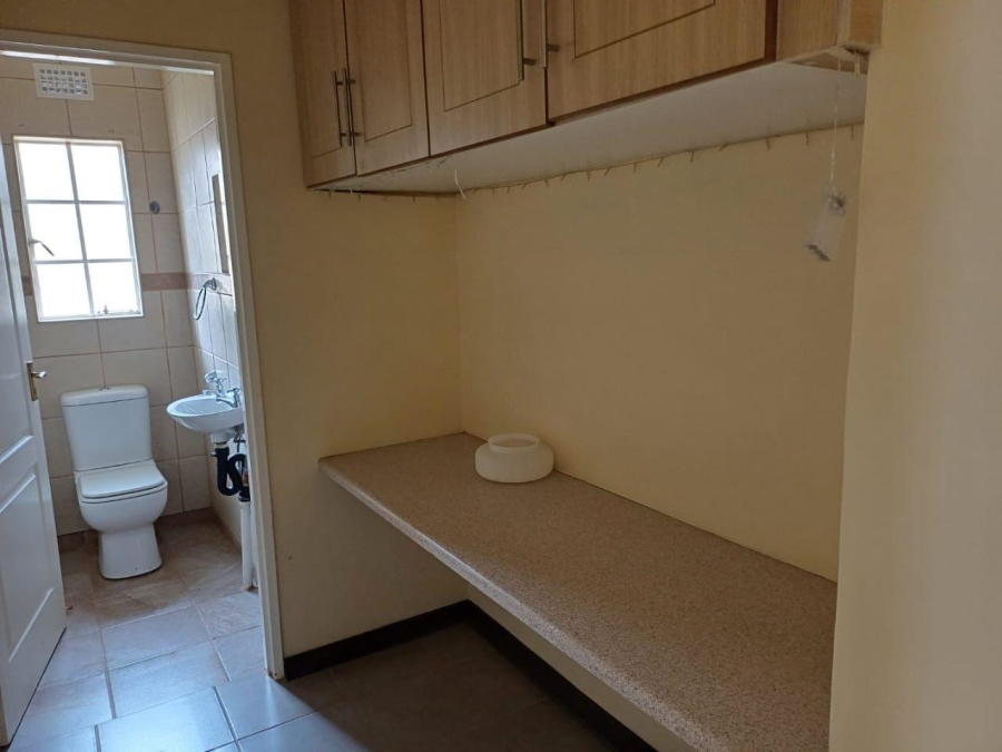 To Let 3 Bedroom Property for Rent in Naudeville Free State